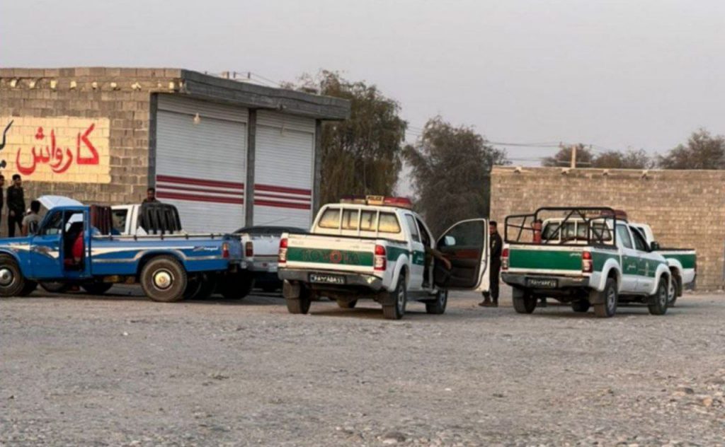 یورش نیروهای انتظامی جهت مصادره ماشین سوختبران و غارت سوخت مردم بلوچ در روستای چاه اسماعیل میناب