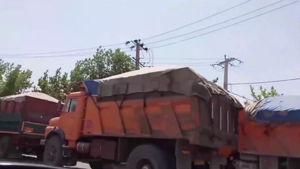 اعتصاب کامیون‌داران شهرستان قروه+ویدیو