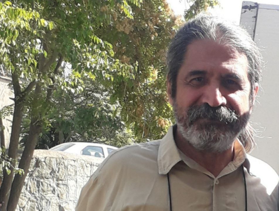 اسماعیل گرامی کارگر بازنشسته زندانی به مرخصی آمد