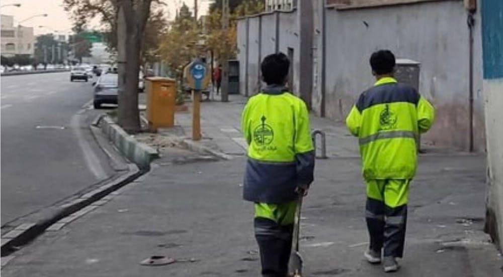 رفتگری کودکان با لباس کارگران پیمانی شهرداری تهران