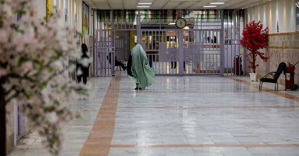 افشاگری‌ زنان درباره برهنه شدن اجباری در بازداشتگاه‌ها و زندان‌های رژیم
