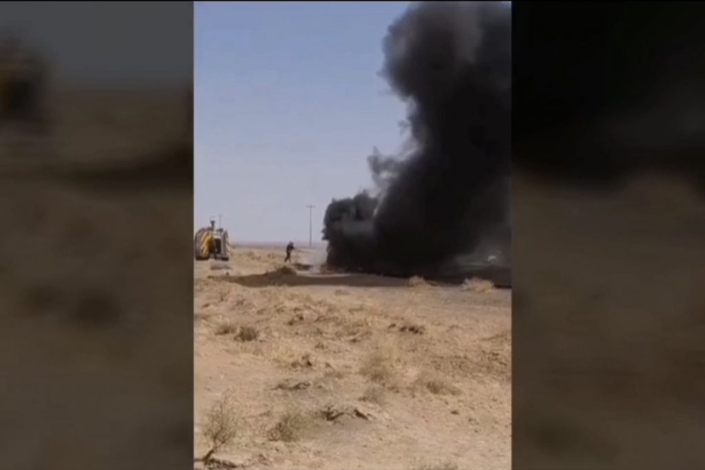 واژگونی یک خودرو سوختبر در پی تعقیب و گریز توسط نیروهای نظامی در سربیشه+ویدیو