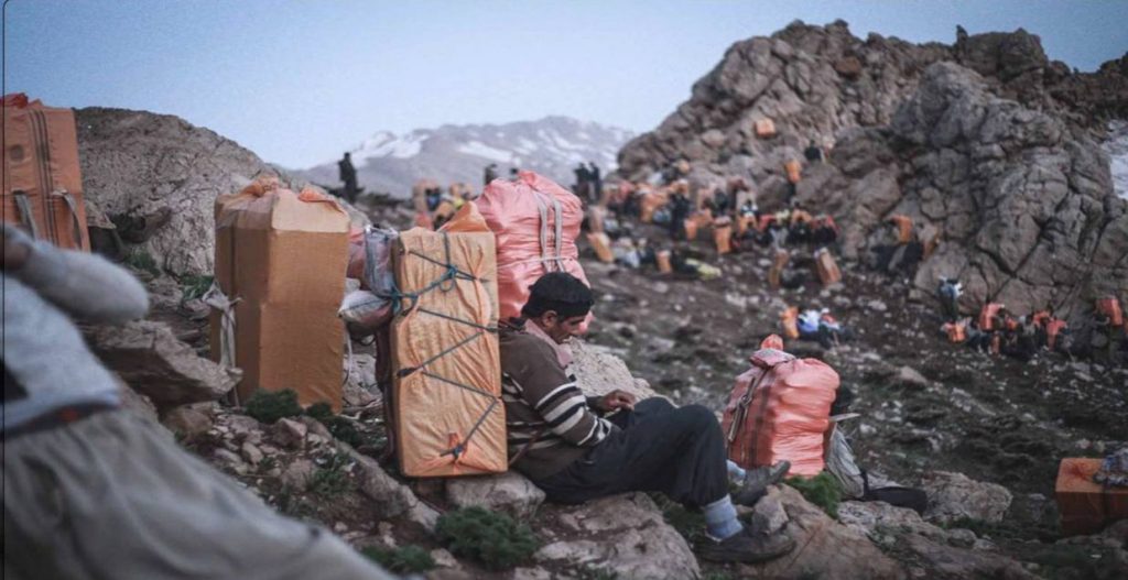 بانه؛ زخمی شدن دو کولبر در نوارمرزی هەنگه‌ژال