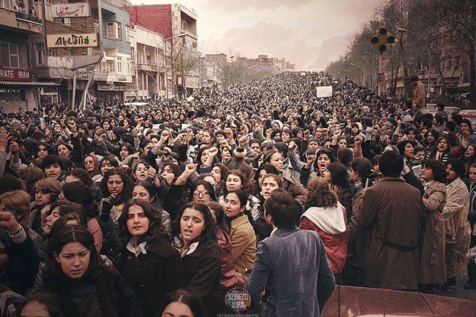 زمینه‌های اجتماعی شکل گیری انقلاب ١٣٥٧ ایران و علل شکست آن – بخش سوم