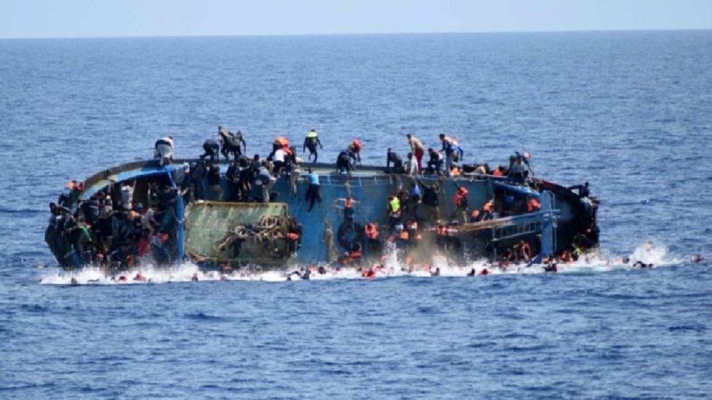 غرق شدن قایق پناهجویان و مرگ حداقل ۶۰ پناهجو